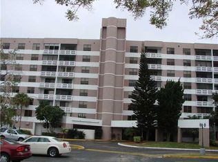 919 Hillcrest Dr APT 401