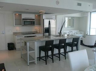 185 SW 7th St APT 4010