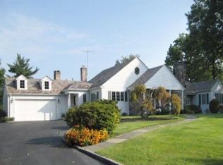 88 Country Club Dr Port Washington Ny 11050 Zillow