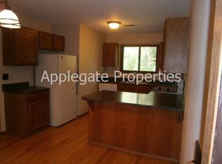 1754 Helena Rd N, Oakdale, MN 55128