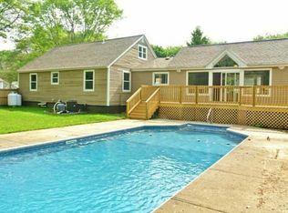 21 Elbow St Bellingham Ma 02019 Zillow