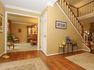 5 Warwick Pl Cincinnati Oh 45246 Zillow
