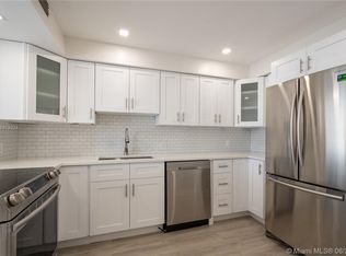 20379 W Country Club Dr APT 939