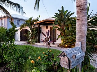 4 Amaryllis Dr