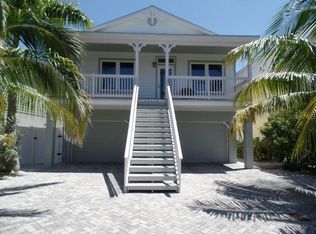 12112 Lagoon Ln