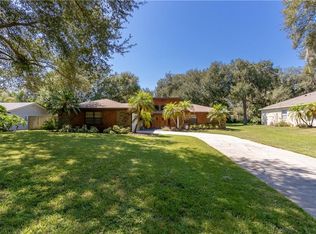 1628 Regal Oak Dr