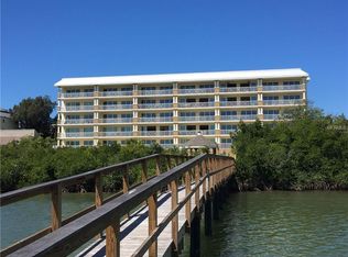 19519 Gulf Blvd # 402