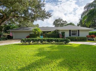 526 Gardenia Ln