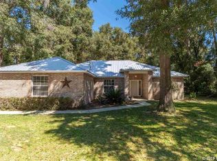 481 SW Magnolia Ln