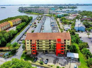 1750 Harbor Pl S APT 401