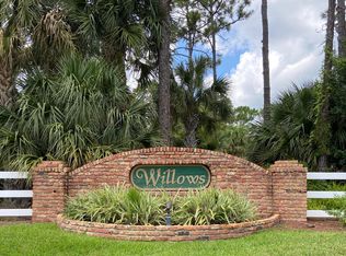5443 The Willows Dr