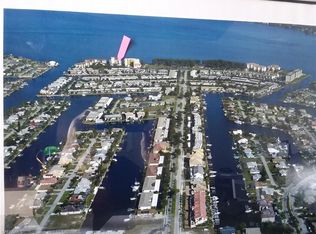4019 SE 20th Pl APT 801