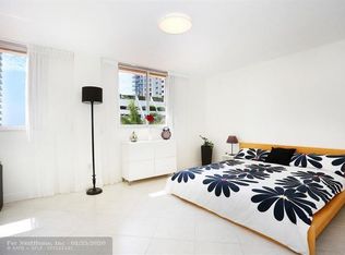 6422 Collins Ave APT 302