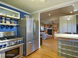1105 S Hough St Barrington Il 60010 Zillow