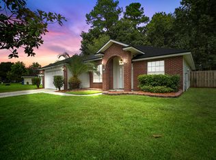 1075 Gallant Fox Cir N