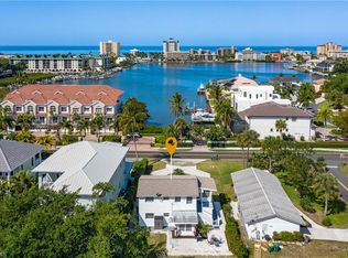 9262 Vanderbilt Dr