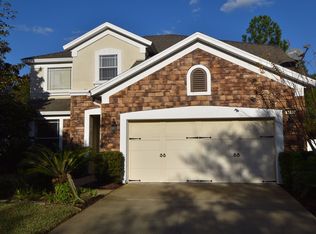 3943 Hillstead Ln
