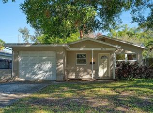 1121 49th Ave N