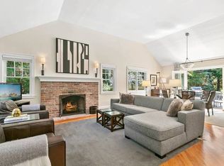 82 Manor Ln S East Hampton Ny 11937 Zillow 82 Manor Ln S East Hampton Ny 11937