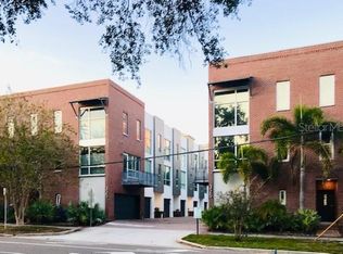 325 5th Ave S UNIT 15