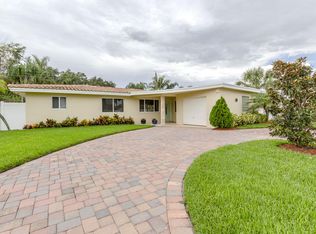 768 W Camino Real