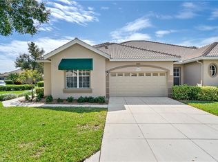 8566 Fairway Bend Dr