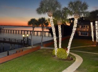 650 Pinellas Point Dr S APT 132