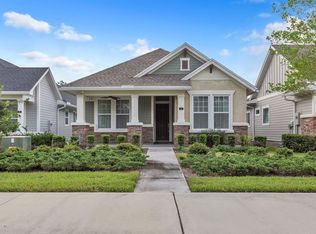 33 Woodmere Ln