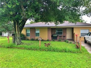 409 Pineapple St W