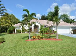 1553 SW Mockingbird Cir