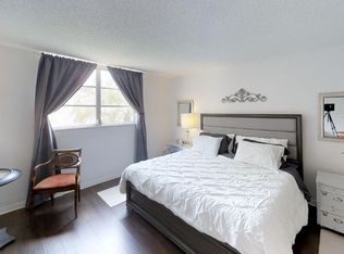 Royal Oaks Condominiums