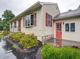 37 Brown St Baldwinsville Ny 13027 Zillow