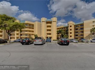 Isles Of Inverrary Condominiums