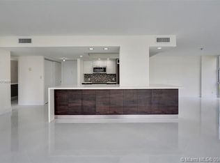 800 Parkview Dr APT 120