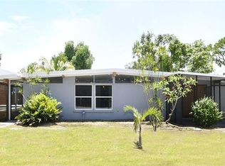 712 Tropical Dr