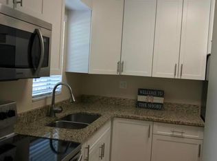 1911 SW Palm City Rd APT 6I