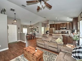 2220 Robin Dr