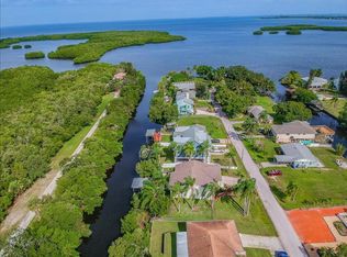 827 Seabreeze Dr