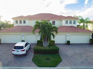 3121 Meandering Way APT 102