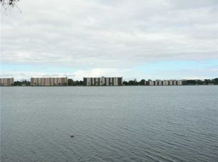 114 Lake Emerald Dr APT 106