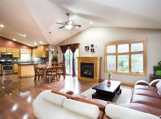 392 Eastview Ct River Falls Wi 54022 Zillow