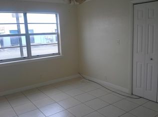 Agua Dulce Condominiums