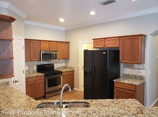 7445 Surrey Wood Ln