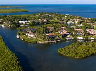 11 N Pelican Dr