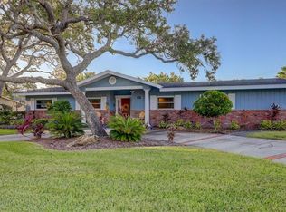 800 Alamanda Dr