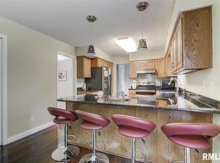 1813 Windycrest Dr Springfield Il 62704 Zillow