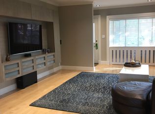 7720 64th Pl Glendale Ny 11385 Zillow