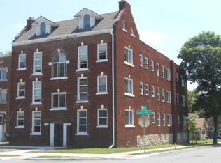 1301 Brush Creek Blvd Apt 1a Kansas City Mo 64110 Zillow