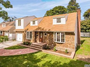 29 Colonial Dr, Farmingdale, NY 11735 | Zillow