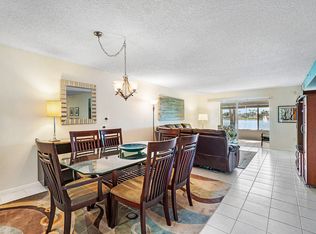 Huntington Pointe Condominiums